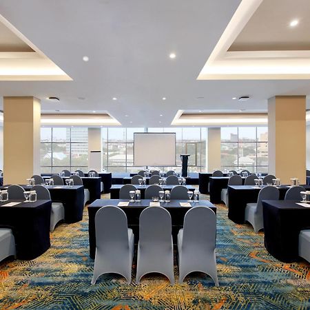 Aston Inn Pantai Losari Макасар Екстер'єр фото