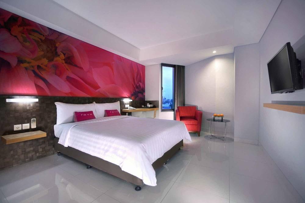Aston Inn Pantai Losari Макасар Екстер'єр фото
