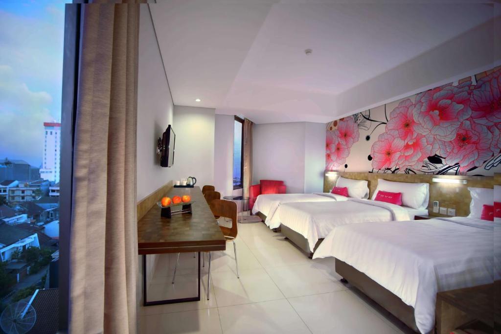 Aston Inn Pantai Losari Макасар Екстер'єр фото