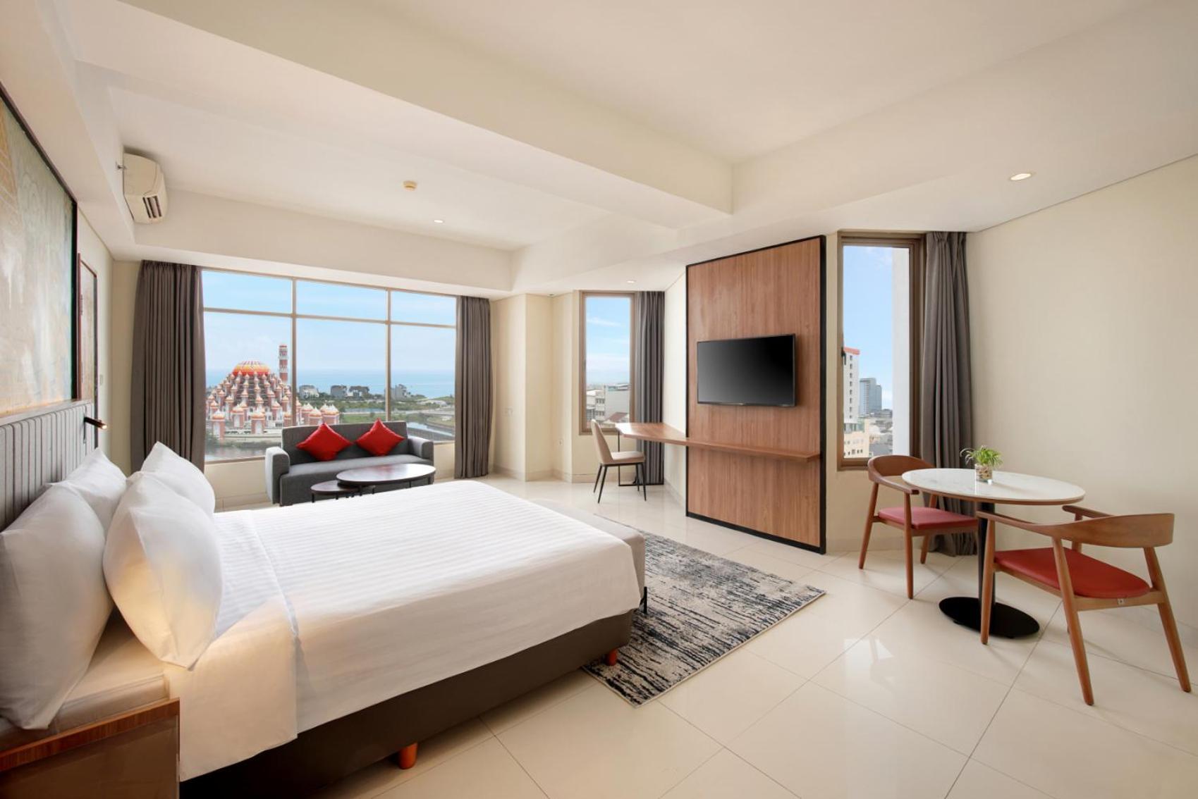 Aston Inn Pantai Losari Макасар Екстер'єр фото