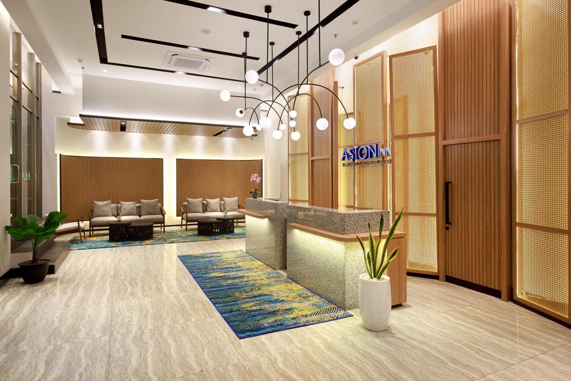 Aston Inn Pantai Losari Макасар Екстер'єр фото
