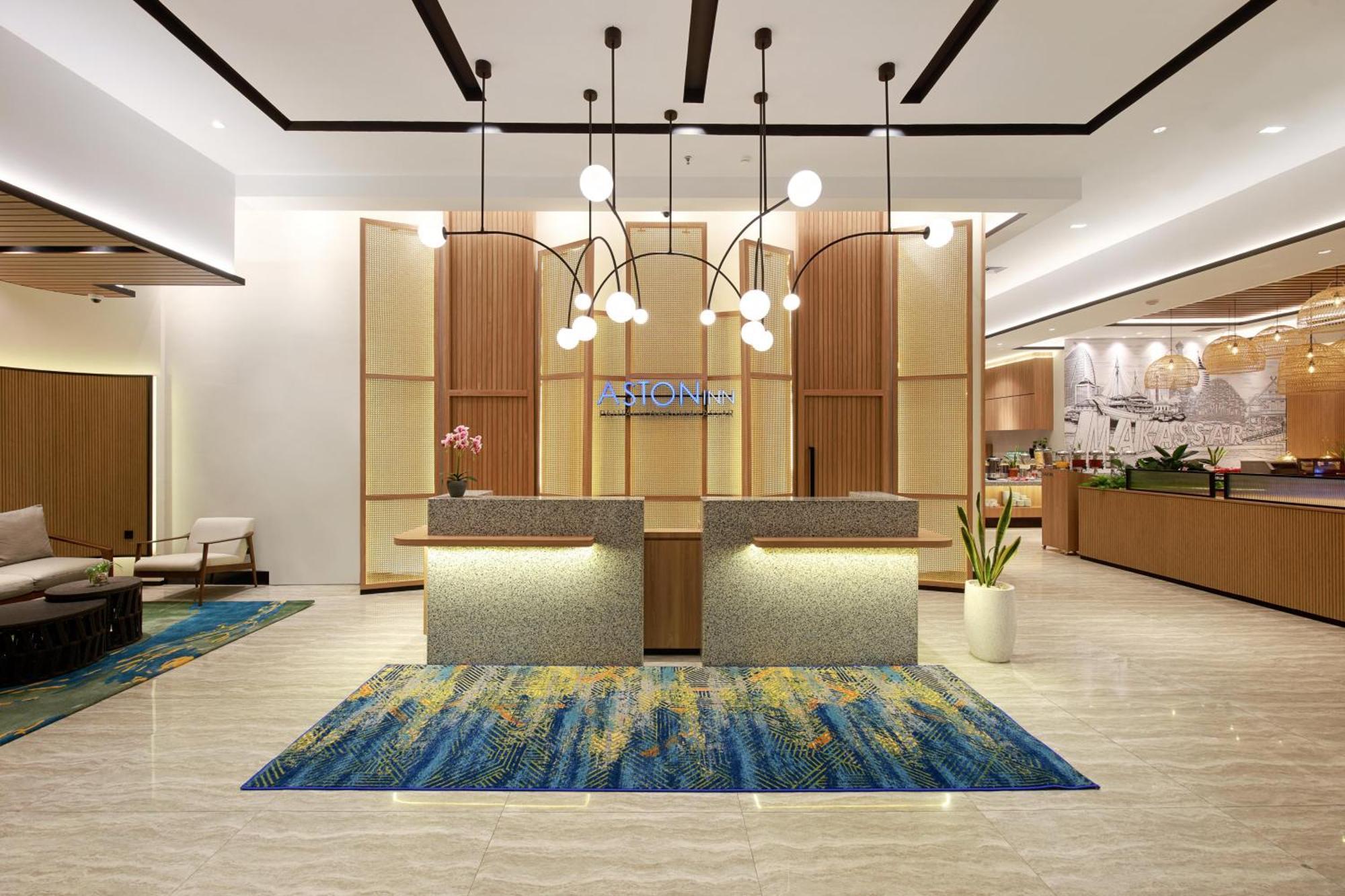 Aston Inn Pantai Losari Макасар Екстер'єр фото