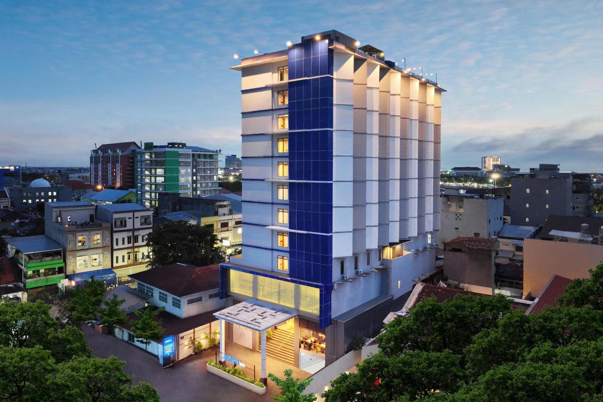 Aston Inn Pantai Losari Макасар Екстер'єр фото
